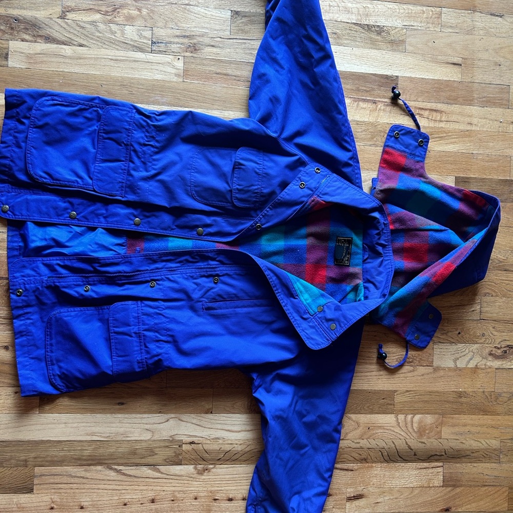 Classic early 90’s Eddie Bauer Shell with wool lining and removable hood.